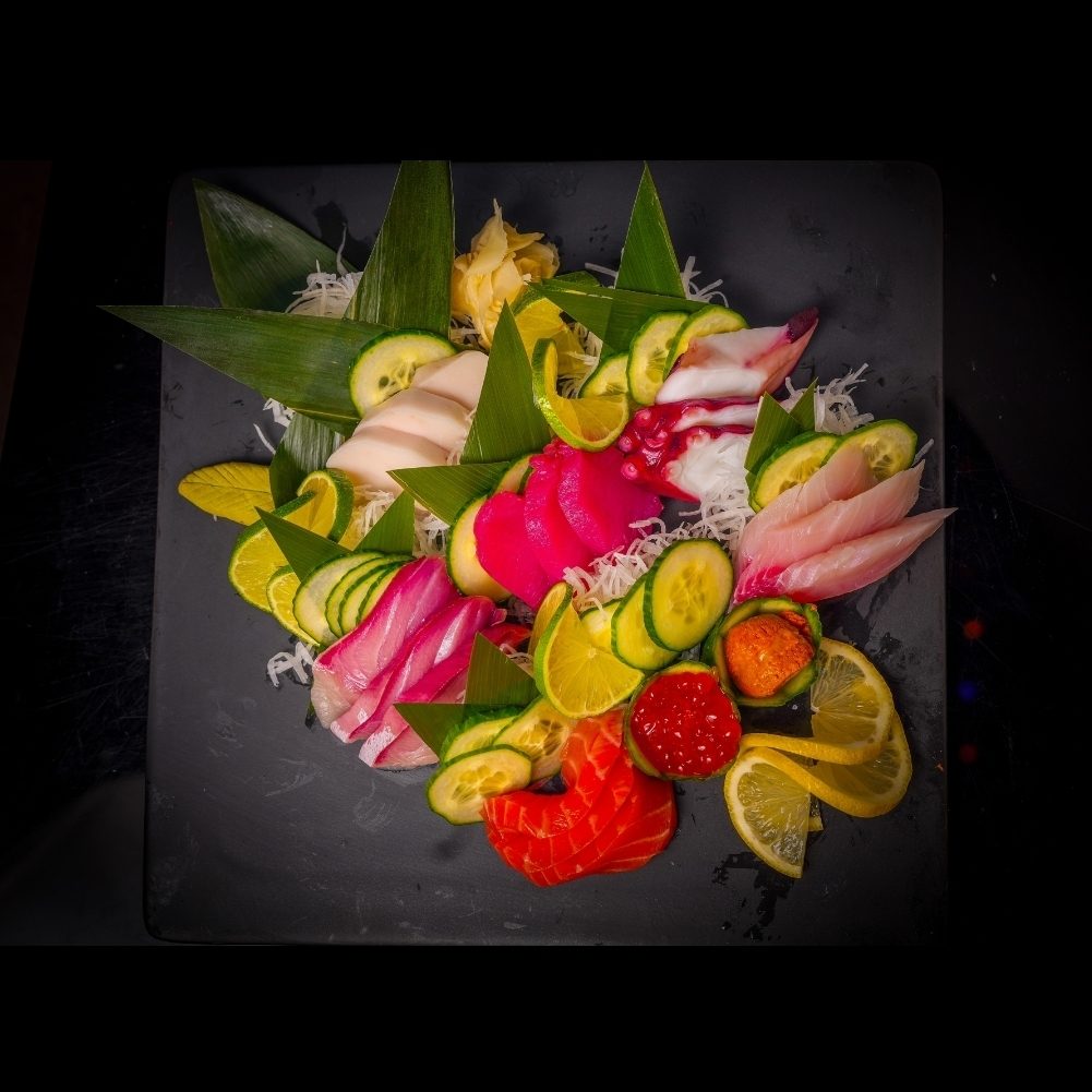 Sashimi Combo Deluxe.